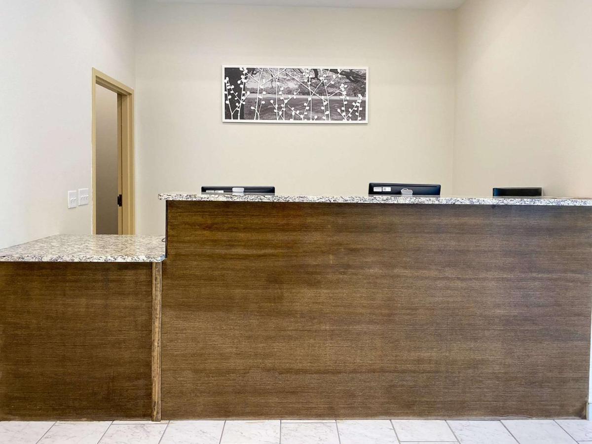 Sleep Inn Greensboro - Coliseum Area ภายนอก รูปภาพ