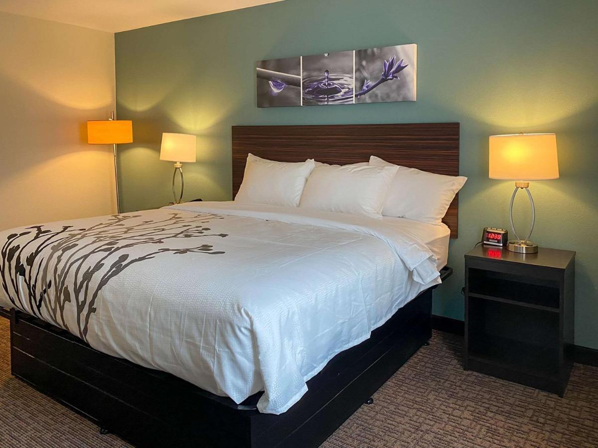 Sleep Inn Greensboro - Coliseum Area ภายนอก รูปภาพ